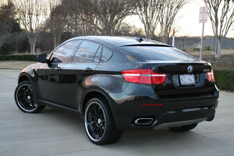 BMW x6m 550 черный