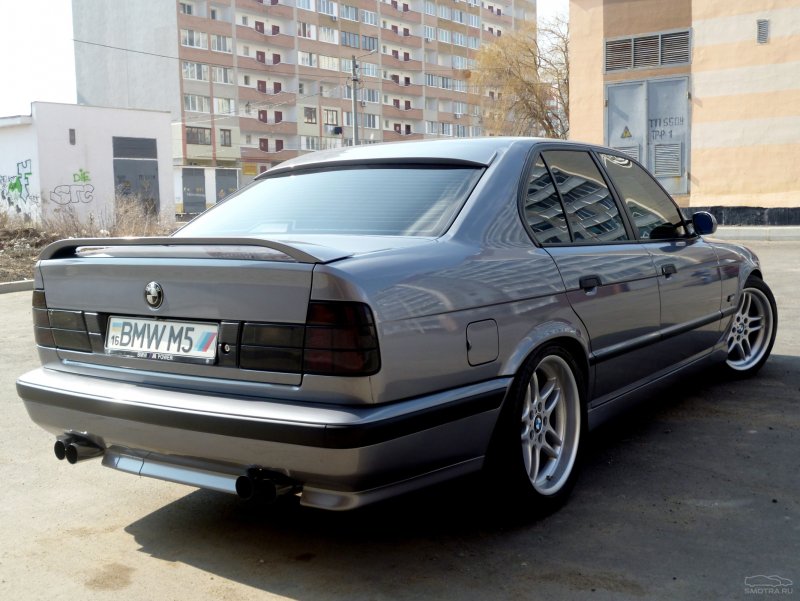 БМВ е34 темно серая