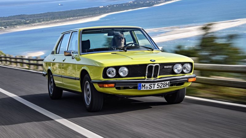 BMW 323 (е30), купе