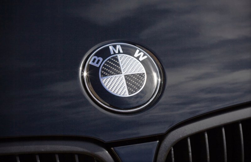 Черный значок BMW e60