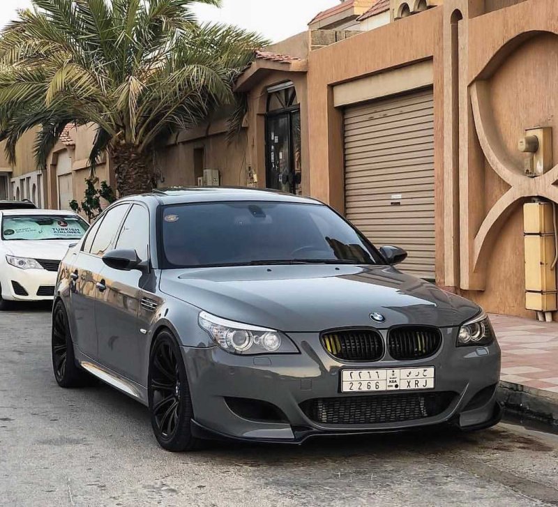 БМВ m5 e60