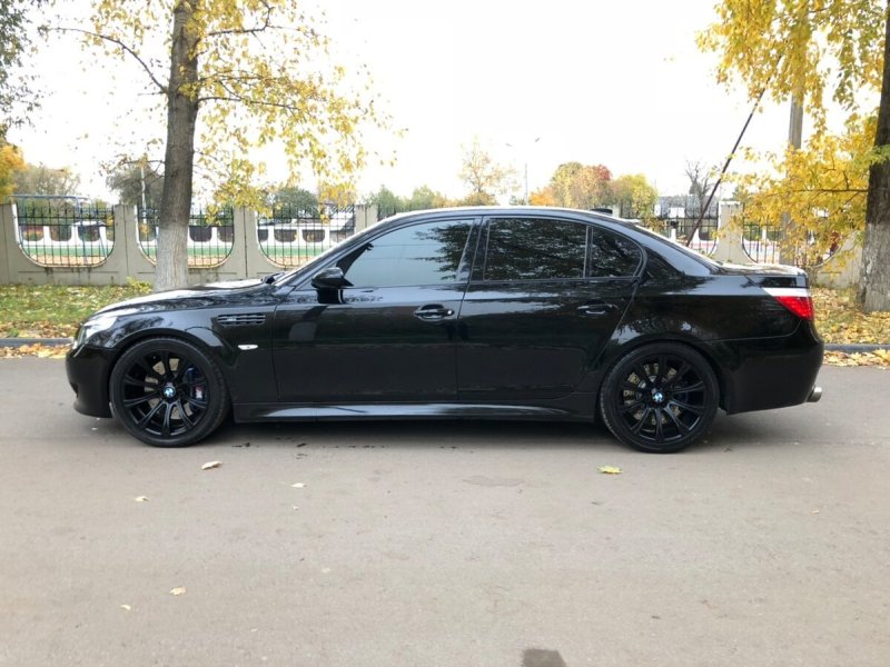 БМВ е60 черные диски