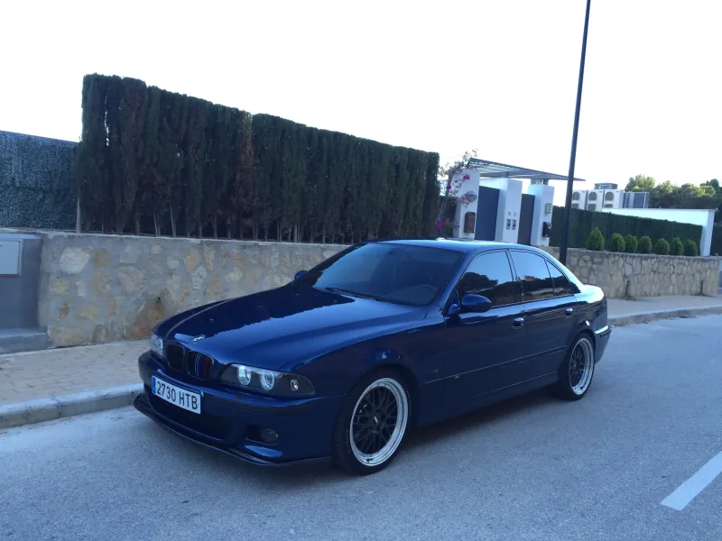 BMW m5 e39 2003