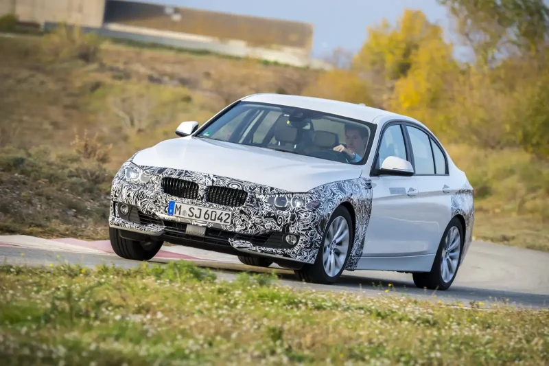 BMW трешка 3 поколение