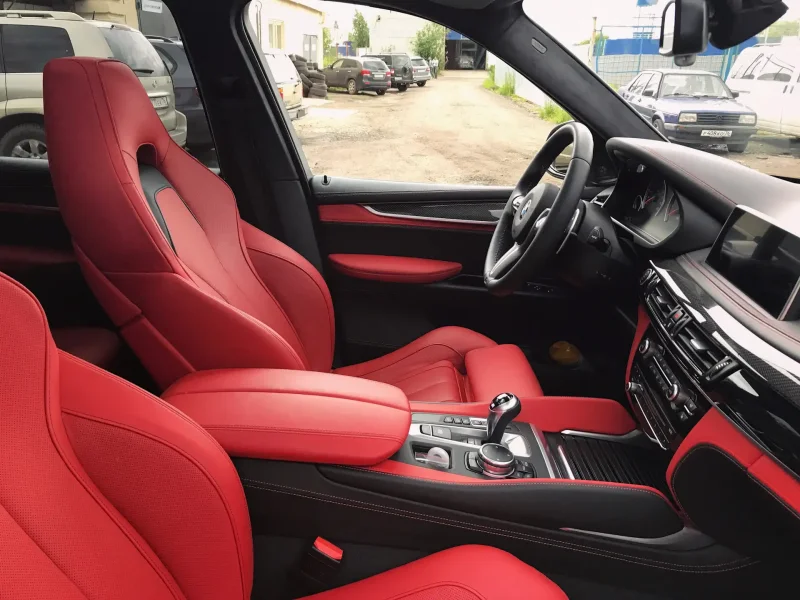 BMW m5 красный салон