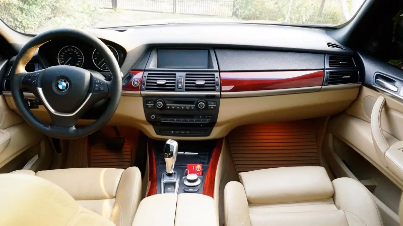 BMW x5 e70 бежевый салон