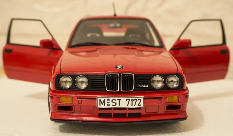 BMW m3 e30 EVO Red