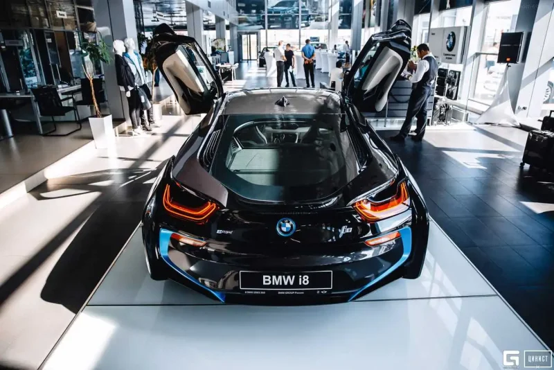 BMW спорткар i8