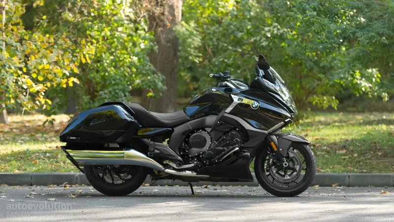 BMW k1600b Black Custom