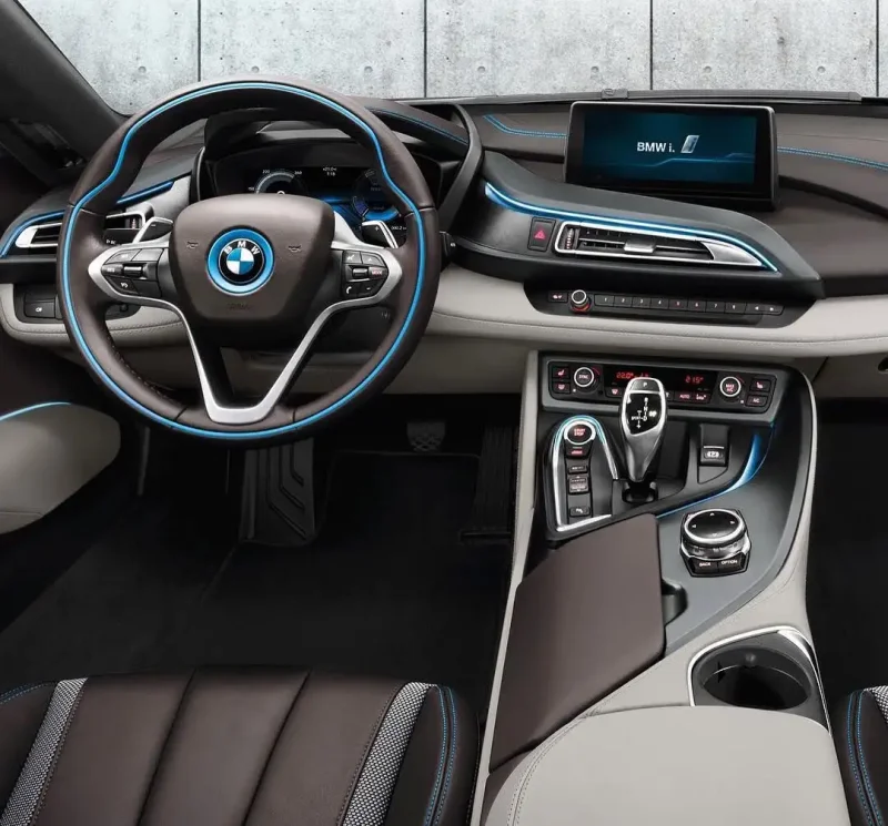 BMW i8 салон