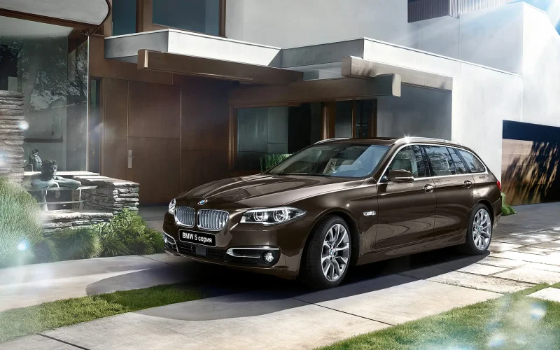 BMW 5 Series Touring 2021