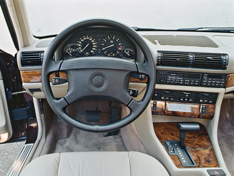 BMW 740i e32