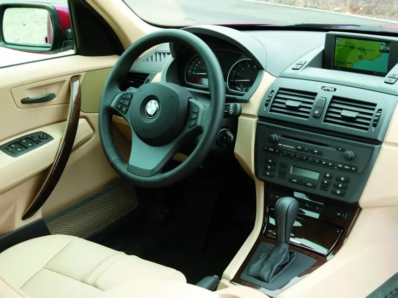 BMW x3 e83 салон