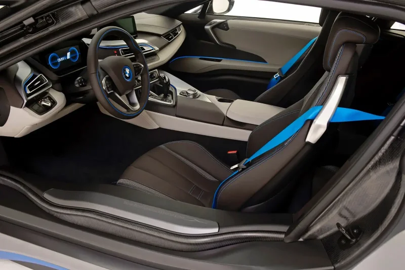 BMW i8 Coupe салон