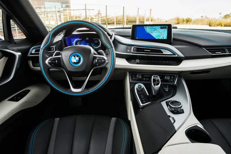 BMW i8 2020 салон