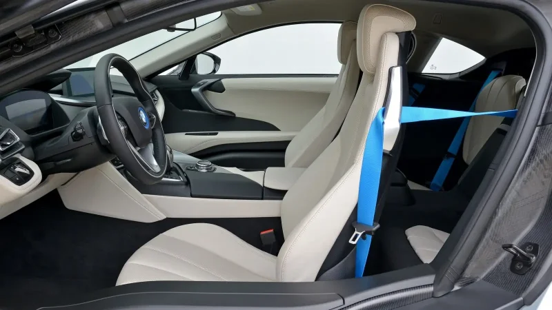 BMW i8 Coupe салон