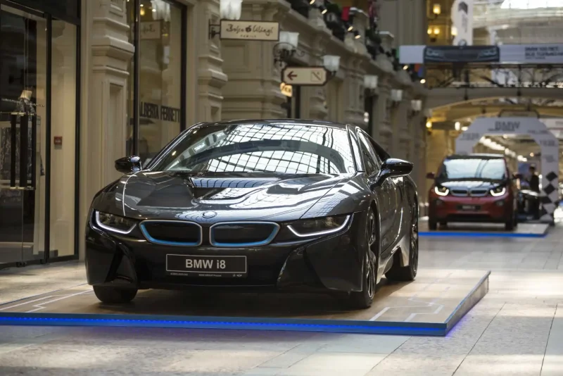 BMW i8 битая