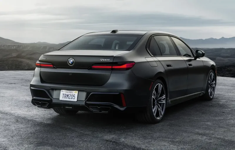 BMW 760i 2023