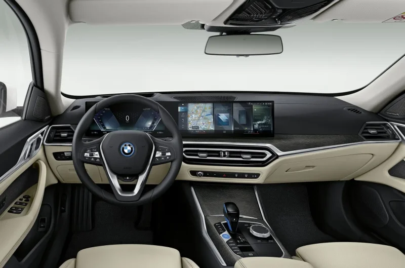 BMW i4 2021 салон