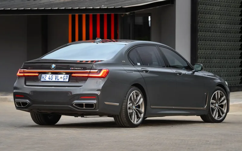 BMW m760li 2021