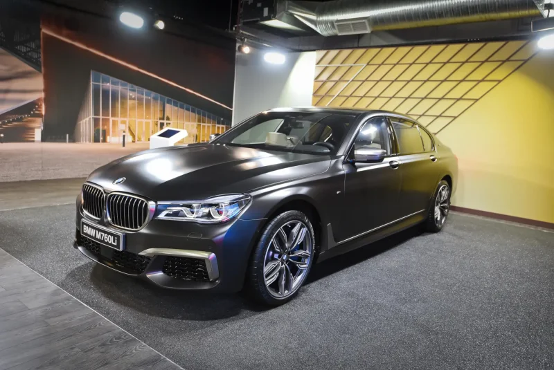 БМВ 760 li