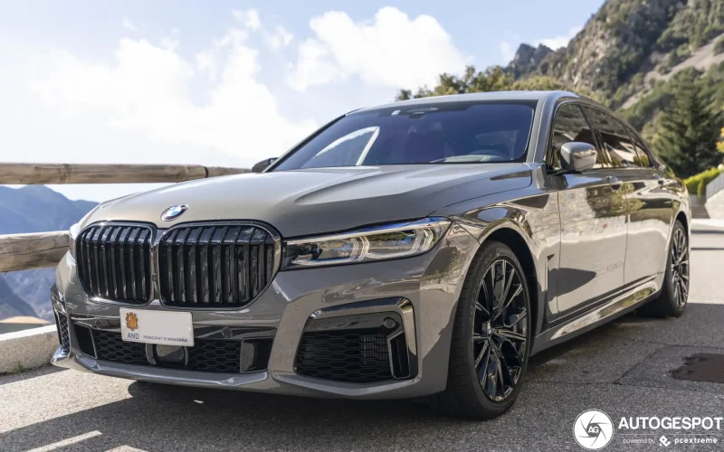 BMW m760li 2019