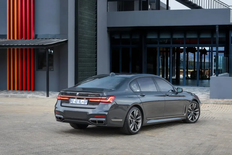 BMW m760 2019