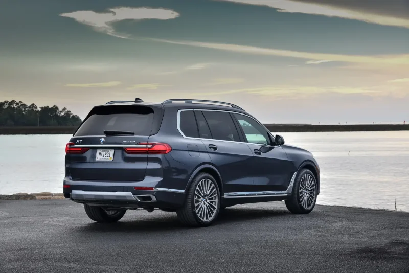 BMW x7 Dark Shadow Edition