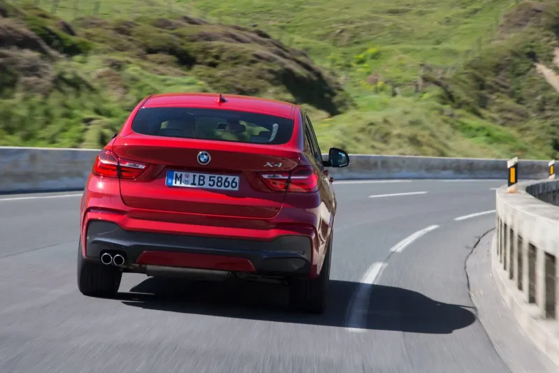 BMW x4 сзади