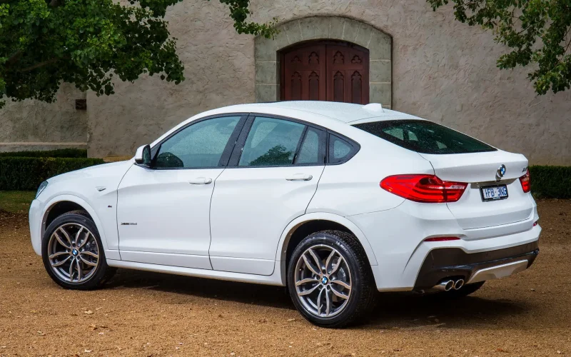 BMW x4 m белый