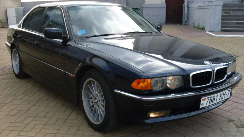 БМВ 735i