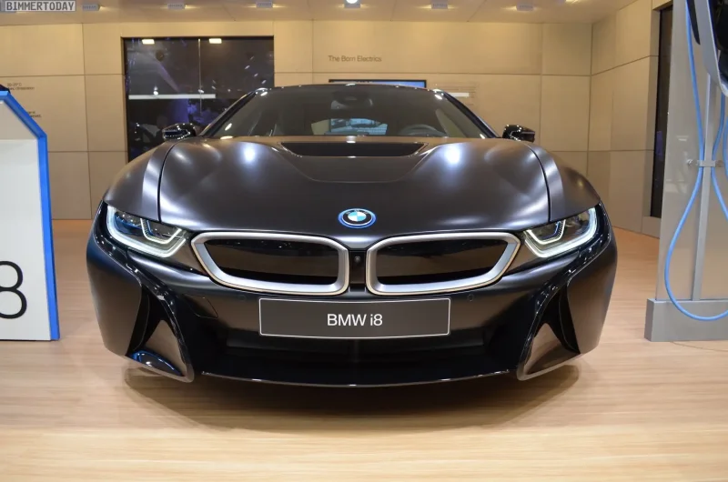BMW i8 2021 черный