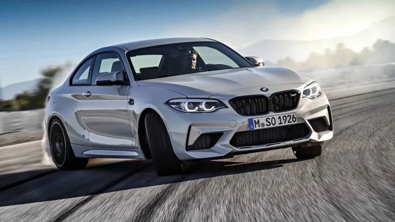 BMW m2 Coupe белая