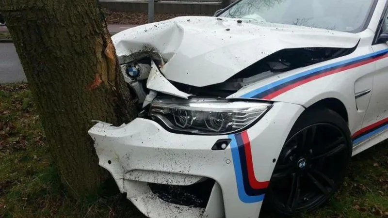 Разбитая BMW m5 f90