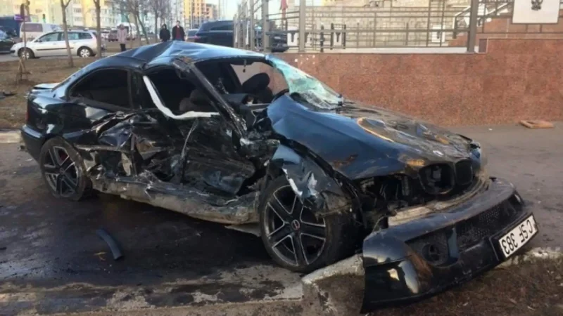 Разбитая BMW f30