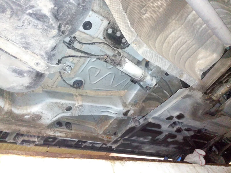 Днище BMW 3 вид снизу