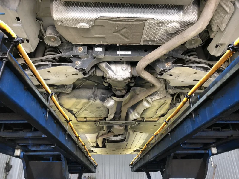 Днище BMW 3 вид снизу