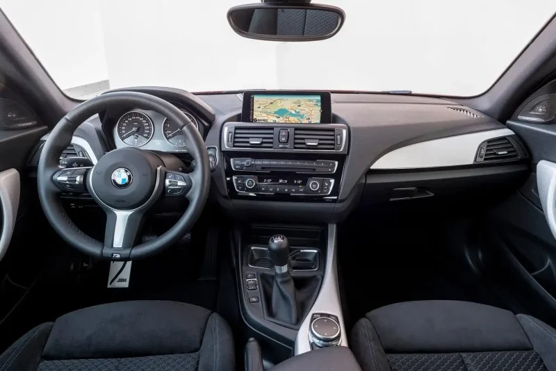 BMW f20 салон