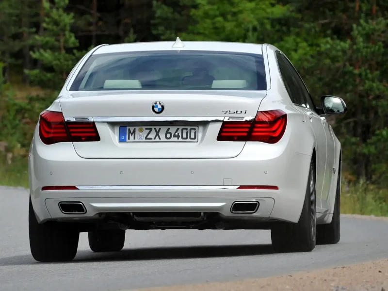BMW 750i f01