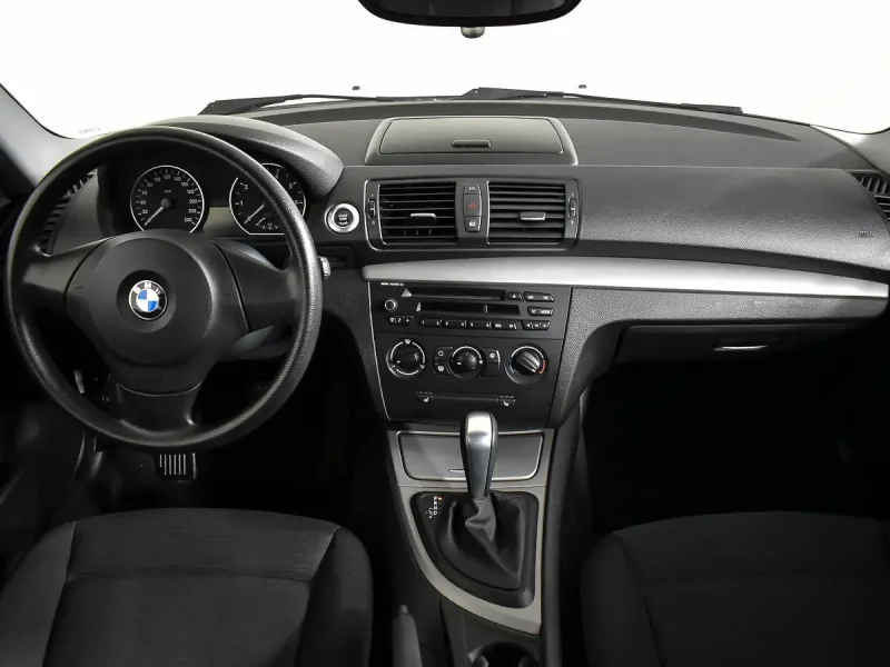 БМВ 116i 2020 салон