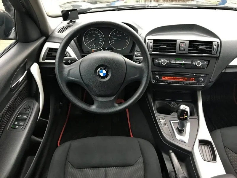 BMW 116i салон