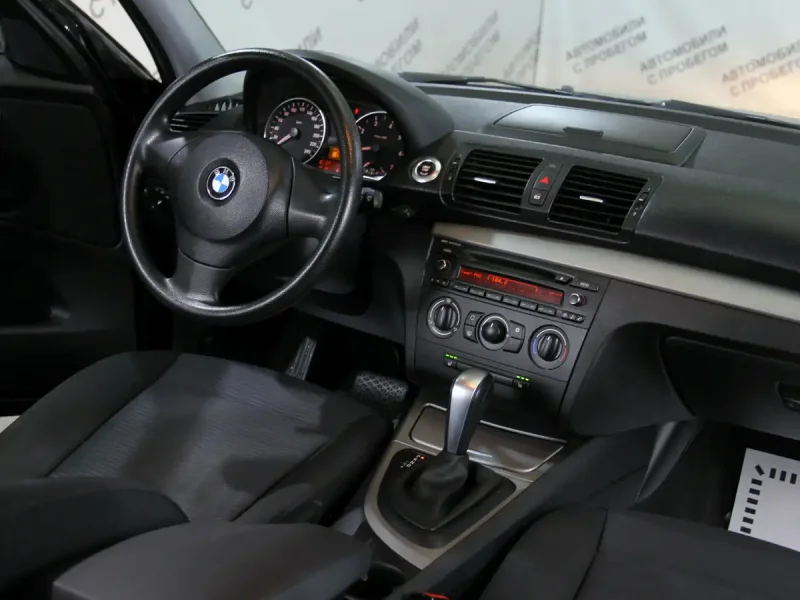 BMW f20 салон сзади