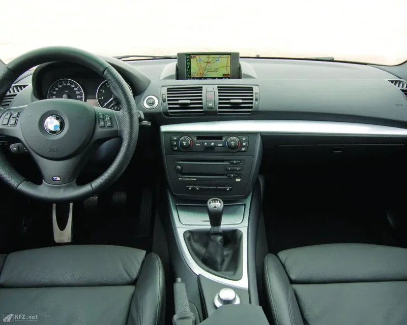 BMW 116i 2011 салон