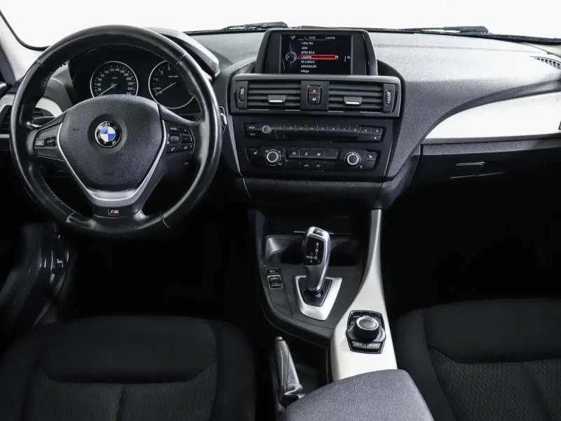 BMW 118i салон