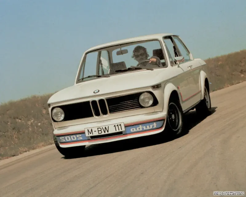 BMW 2002 года