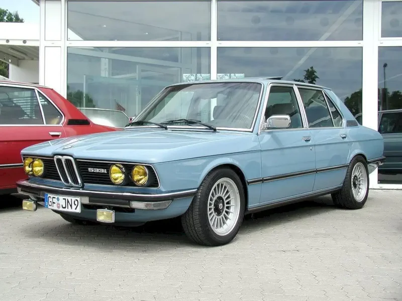 БМВ е12 525