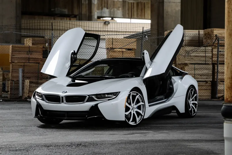 BMW i8 турбо