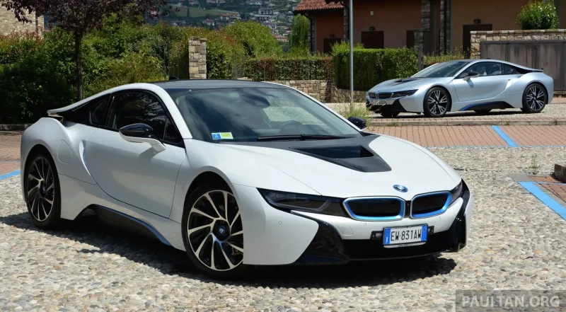 BMW i8 турбо