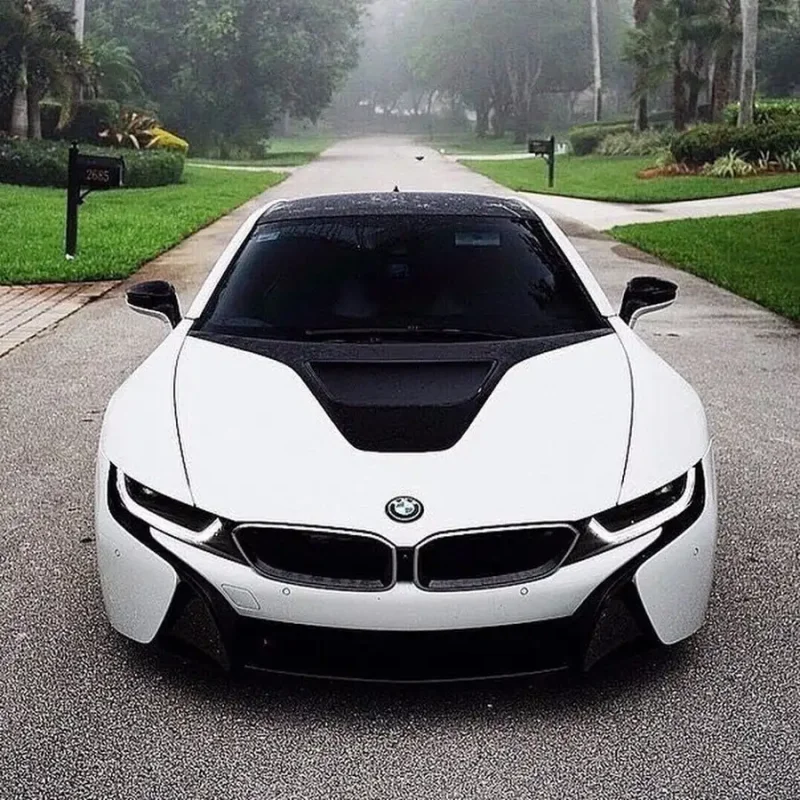 БМВ i8 белая