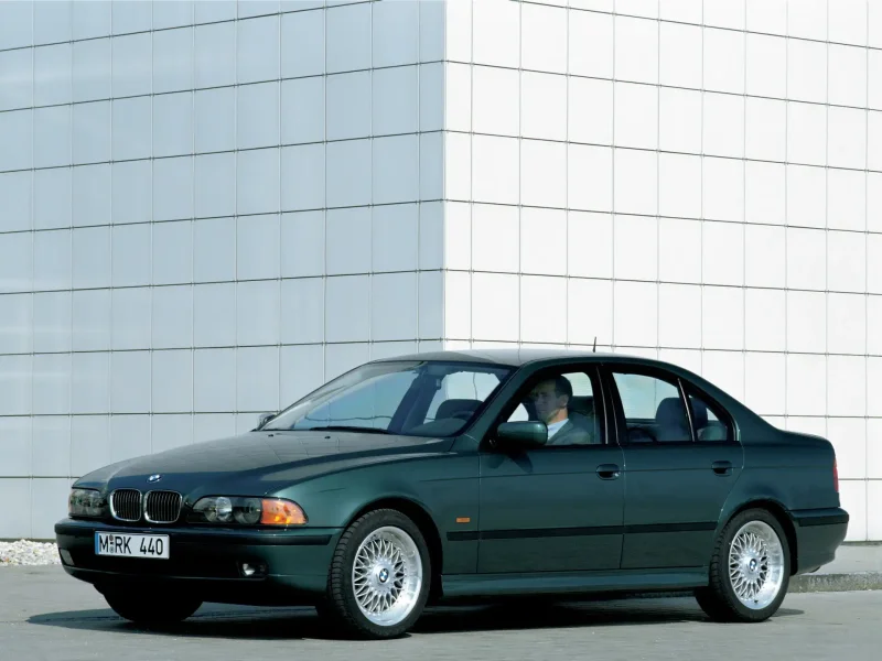 BMW e39 2000г